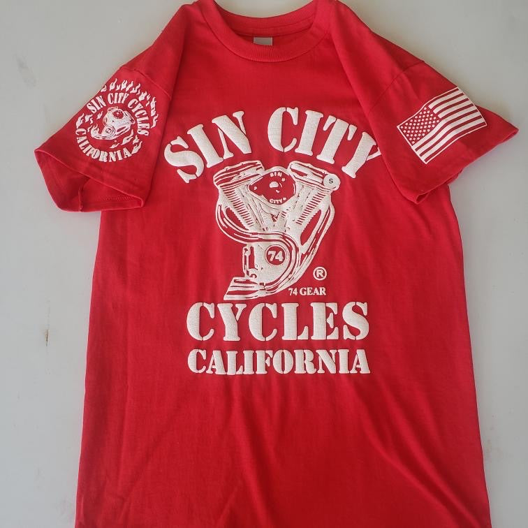 Short Sleeve Red Shirt with White Print